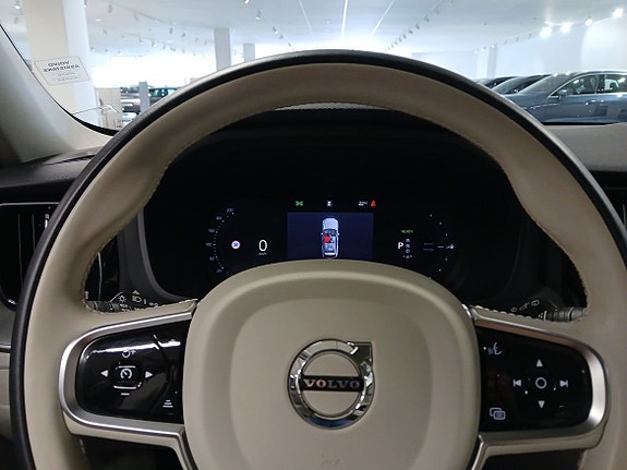 Volvo XC60 12 of 14