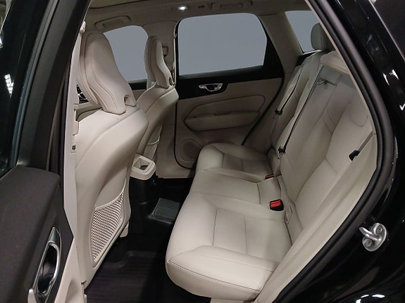 Volvo XC60 8 of 14
