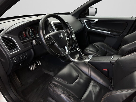 Volvo XC60 8 of 28