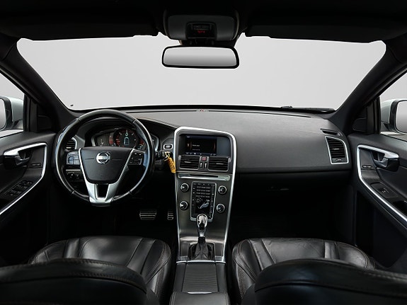 Volvo XC60 13 of 28