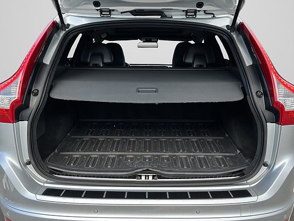 Volvo XC60 25 of 28