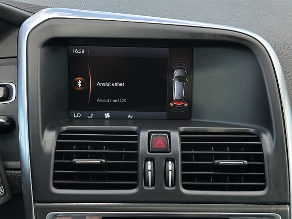 Volvo XC60 18 of 28