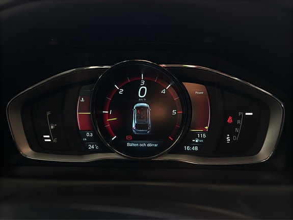 Volvo XC60 15 of 28