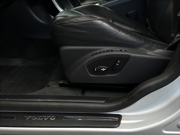 Volvo XC60 10 of 28