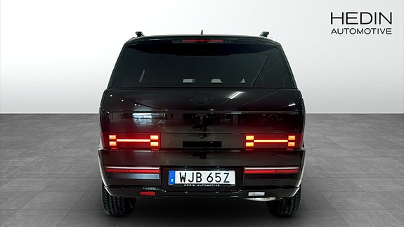 Hyundai Santa Fe 7 of 12