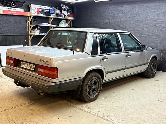 Volvo 740 9 of 17