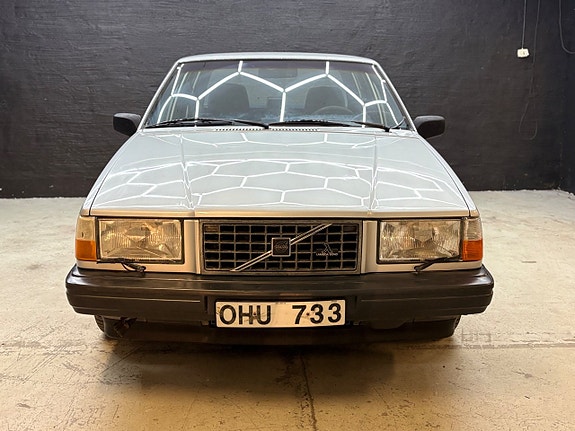 Volvo 740 4 of 17