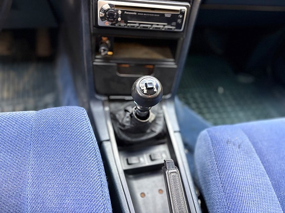 Volvo 740 16 of 17