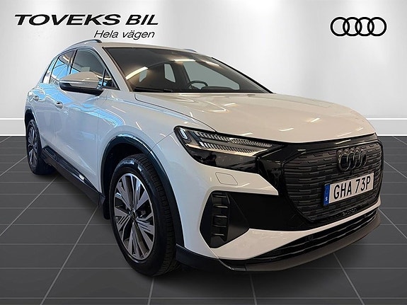 Audi Q4 e-tron 5 of 12