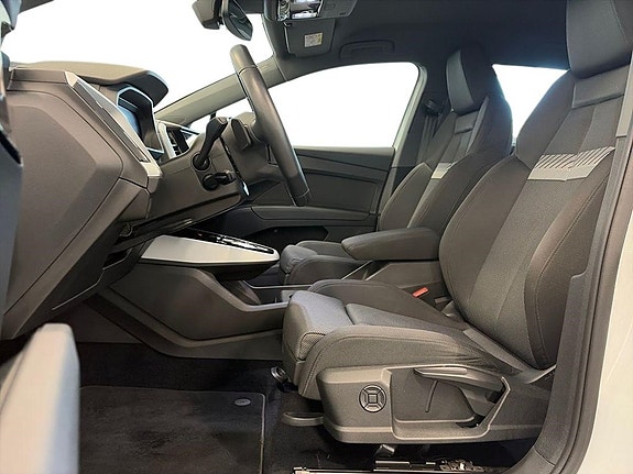 Audi Q4 e-tron 7 of 12