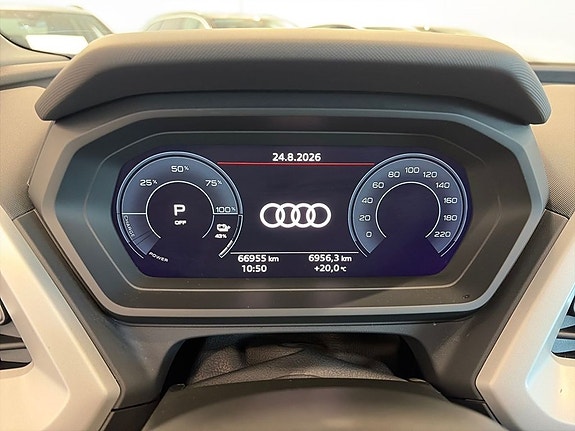 Audi Q4 e-tron 10 of 12