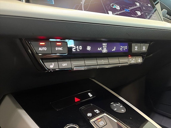Audi Q4 e-tron 8 of 12