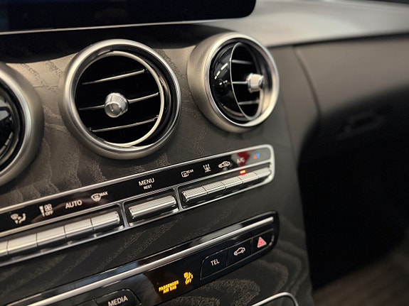 Mercedes-Benz C300 14 of 19