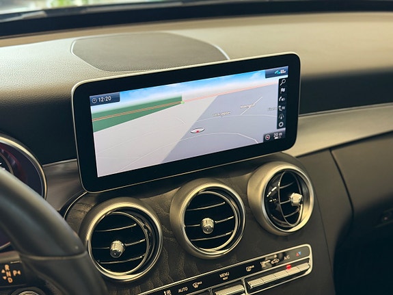 Mercedes-Benz C300 16 of 19