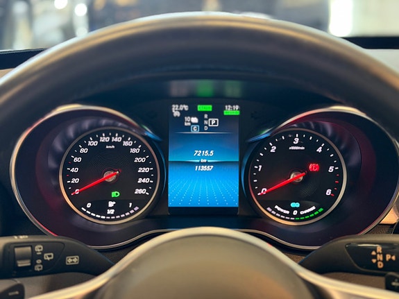 Mercedes-Benz C300 12 of 19