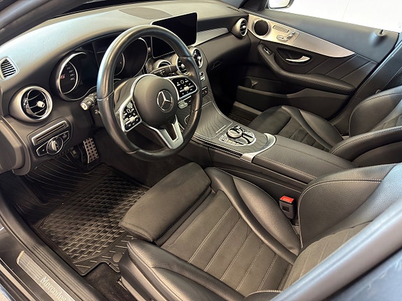 Mercedes-Benz C300 7 of 19