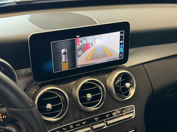Mercedes-Benz C300 17 of 19