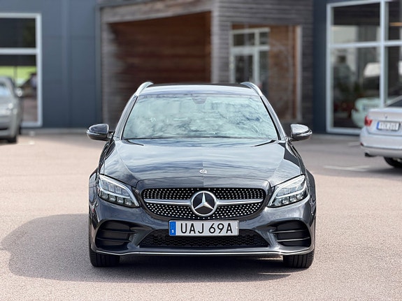 Mercedes-Benz C300 3 of 19