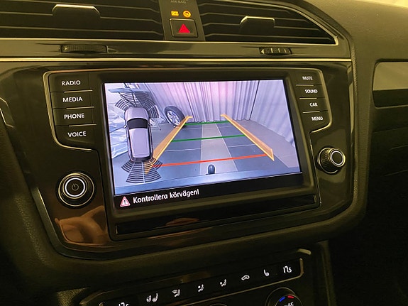 Volkswagen Tiguan 14 of 18
