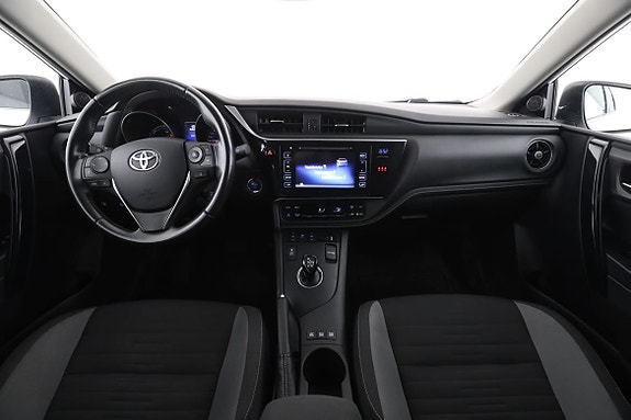 Toyota Auris 13 of 30