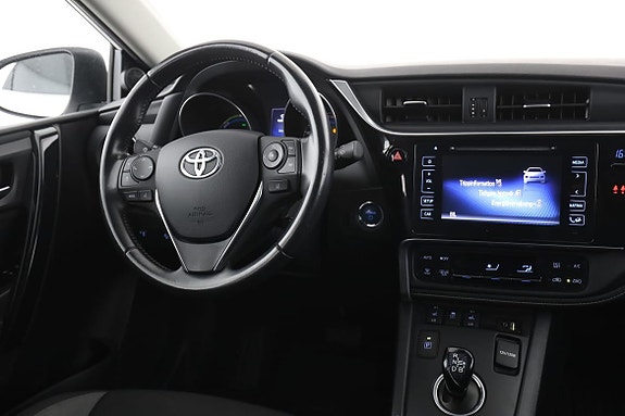 Toyota Auris 14 of 30