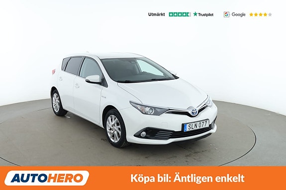 Toyota Auris 8 of 30