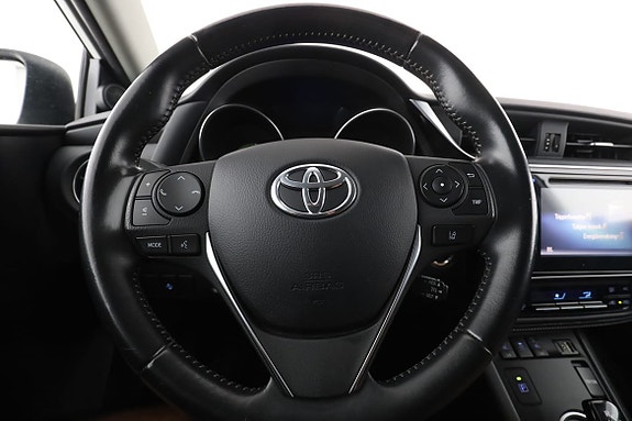 Toyota Auris 19 of 30