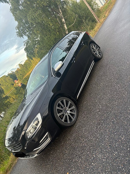 Volvo V60 2 of 4
