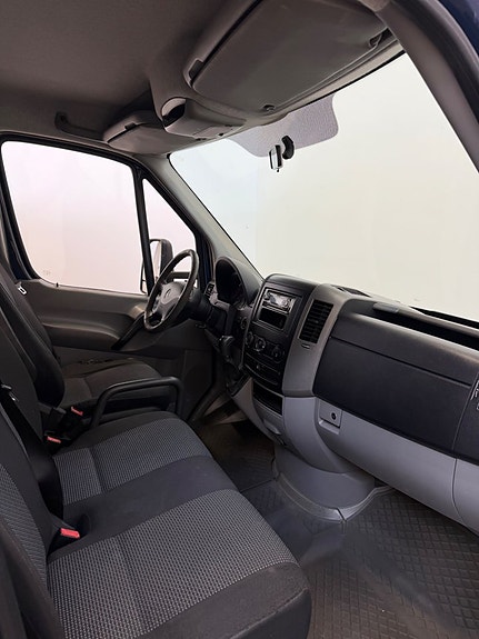 Mercedes-Benz Sprinter 319 12 of 13