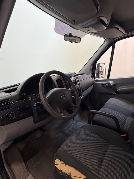 Mercedes-Benz Sprinter 319 10 of 13