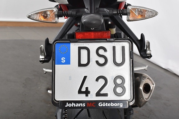 Triumph Street Triple R 675 ABS Nyservad 10 of 18