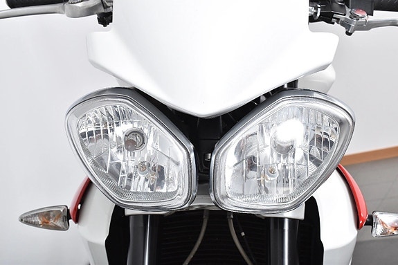 Triumph Street Triple R 675 ABS Nyservad 5 of 18