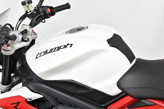Triumph Street Triple R 675 ABS Nyservad 8 of 18