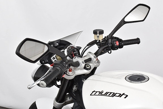 Triumph Street Triple R 675 ABS Nyservad 6 of 18