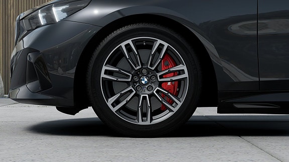 BMW i5 7 of 13