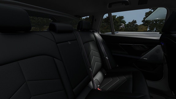 BMW i5 11 of 13