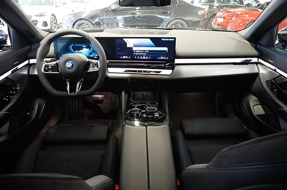 BMW i5 10 of 23