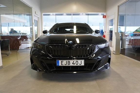 BMW i5 2 of 23