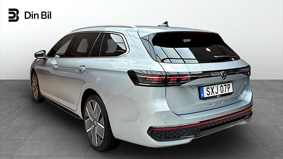 Volkswagen Passat 3 of 18