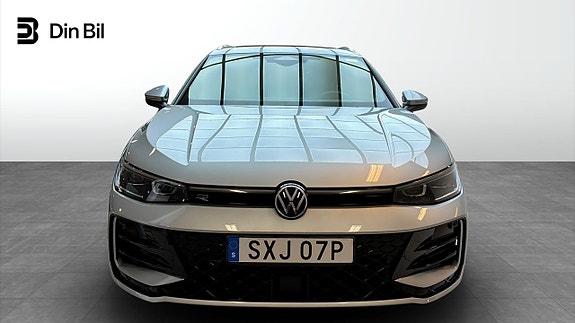 Volkswagen Passat 4 of 18