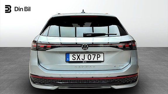Volkswagen Passat 5 of 18
