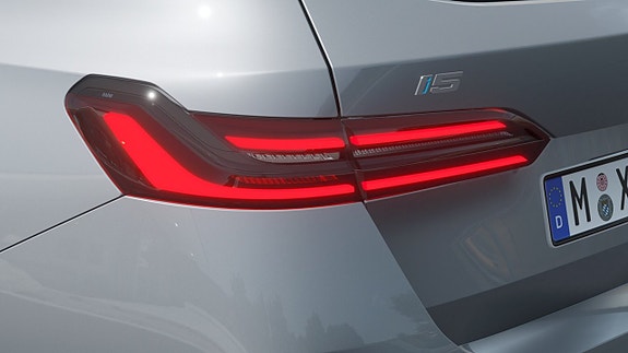 BMW i5 8 of 13