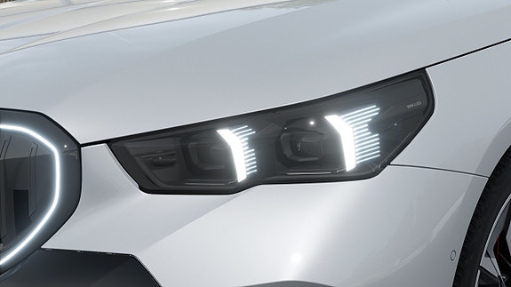 BMW i5 6 of 13