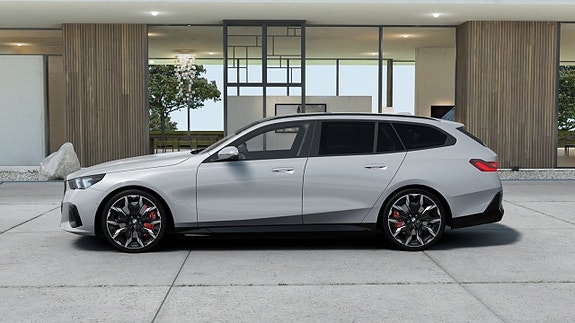 BMW i5 4 of 13