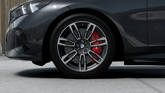 BMW i5 7 of 13
