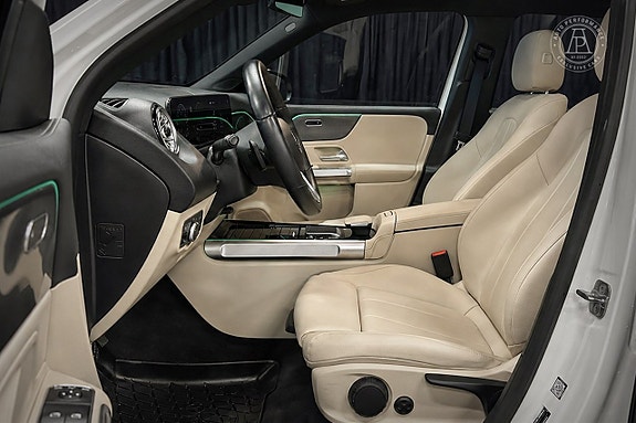 Mercedes-Benz EQB250 9 of 10