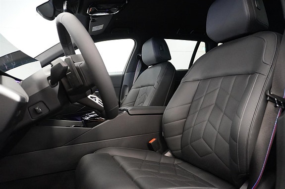 BMW i5 4 of 18