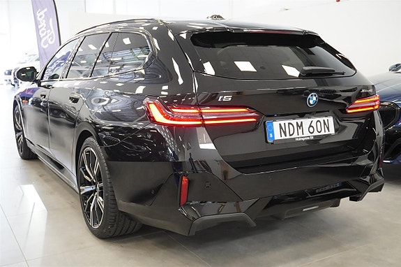 BMW i5 16 of 18