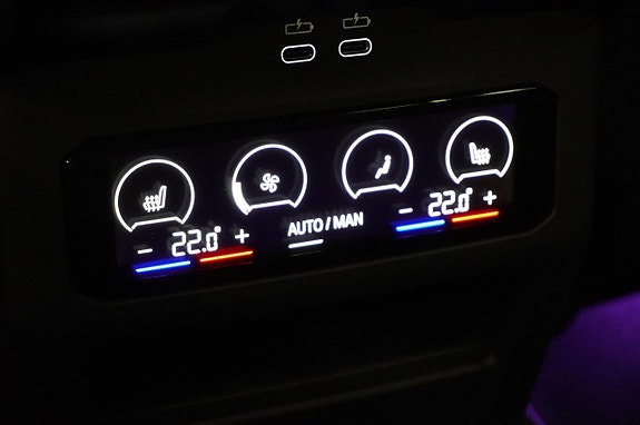 BMW i5 7 of 18