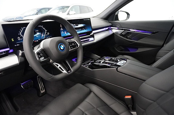 BMW i5 3 of 18